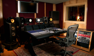 Illustration for article titled Yamaha's NS-10: The Most Important Speaker You've Never Heard Of
